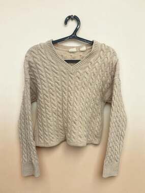 Levi's Beige Cable Knit V-Neck Cropped Sweater Size XS